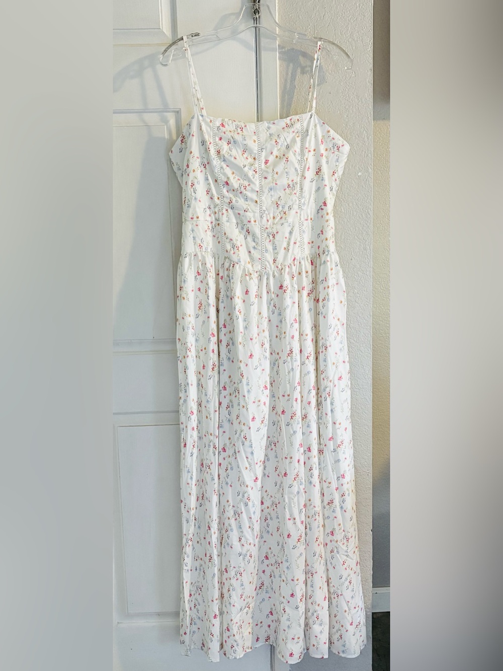 White Floral Maxi Sundress with Spaghetti Straps Size Large NEW